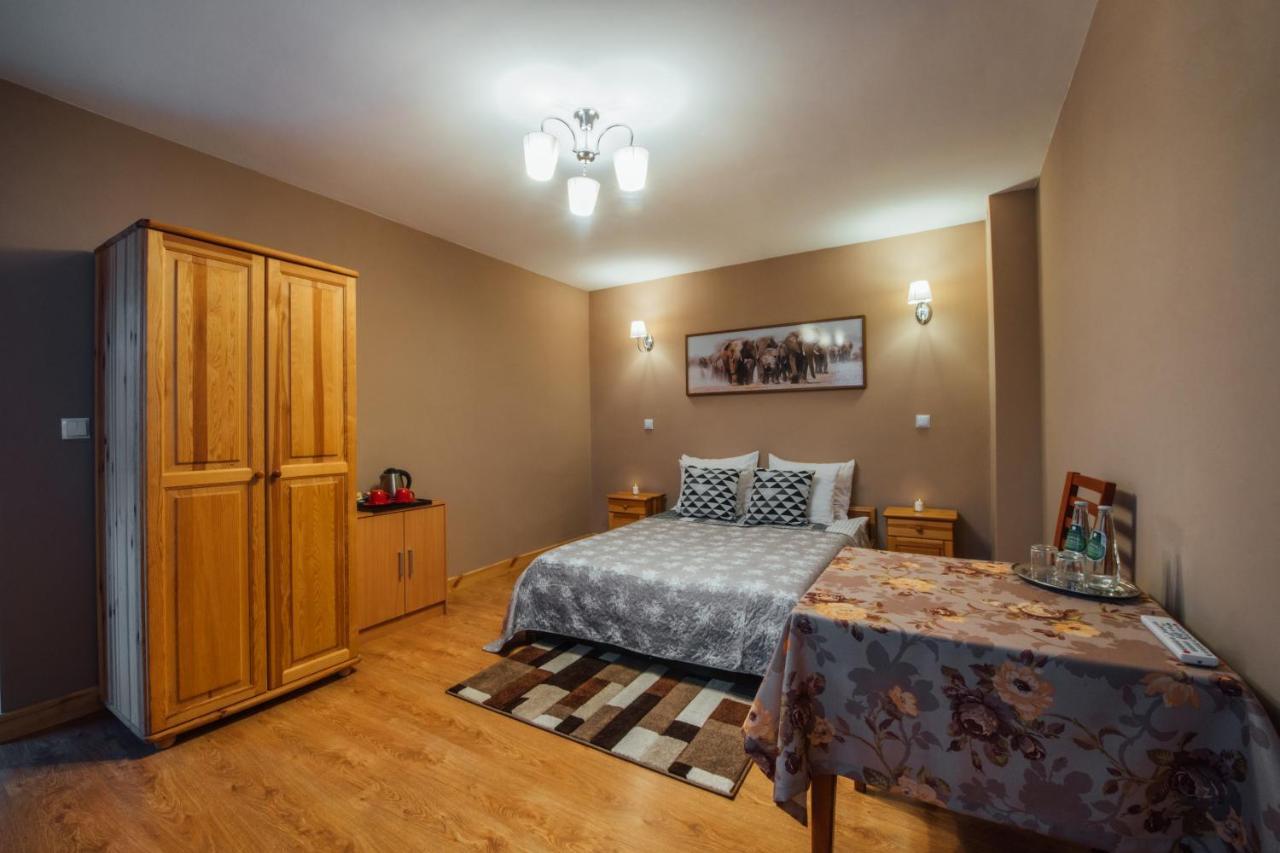 Hotel Orzel Zamość Buitenkant foto