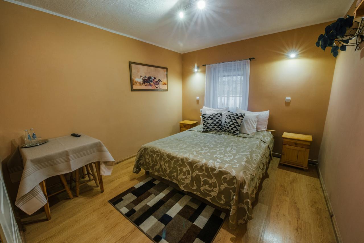 Hotel Orzel Zamość Buitenkant foto