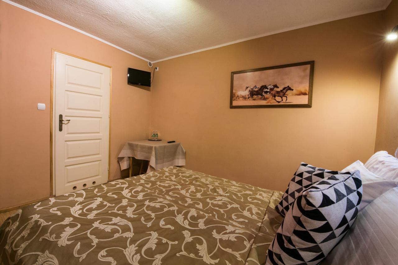 Hotel Orzel Zamość Buitenkant foto